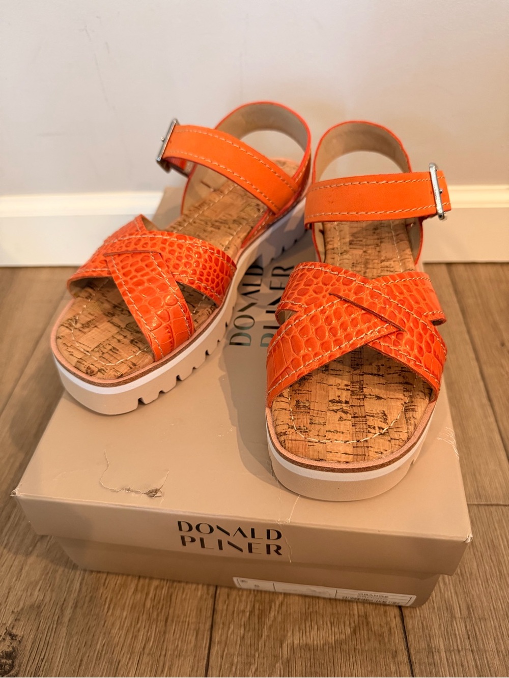 Donald Pliner Lug Sole Slingback Sandal - Size 5